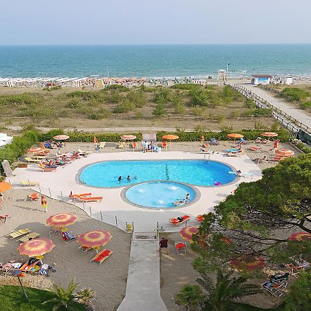 Hotel Bertha Fronte Mare Lido di Jesolo Bagian luar foto