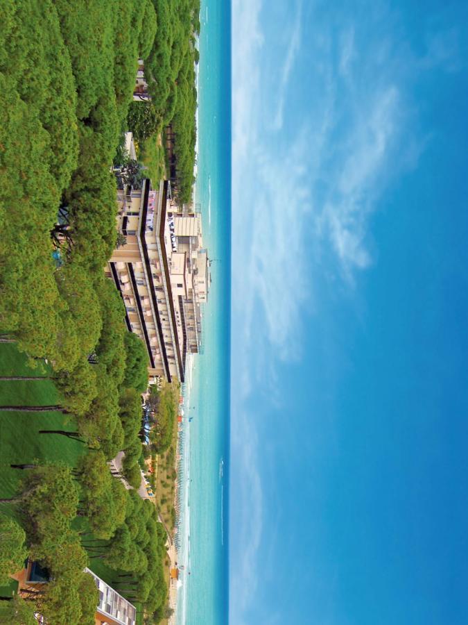 Hotel Bertha Fronte Mare Lido di Jesolo Bagian luar foto