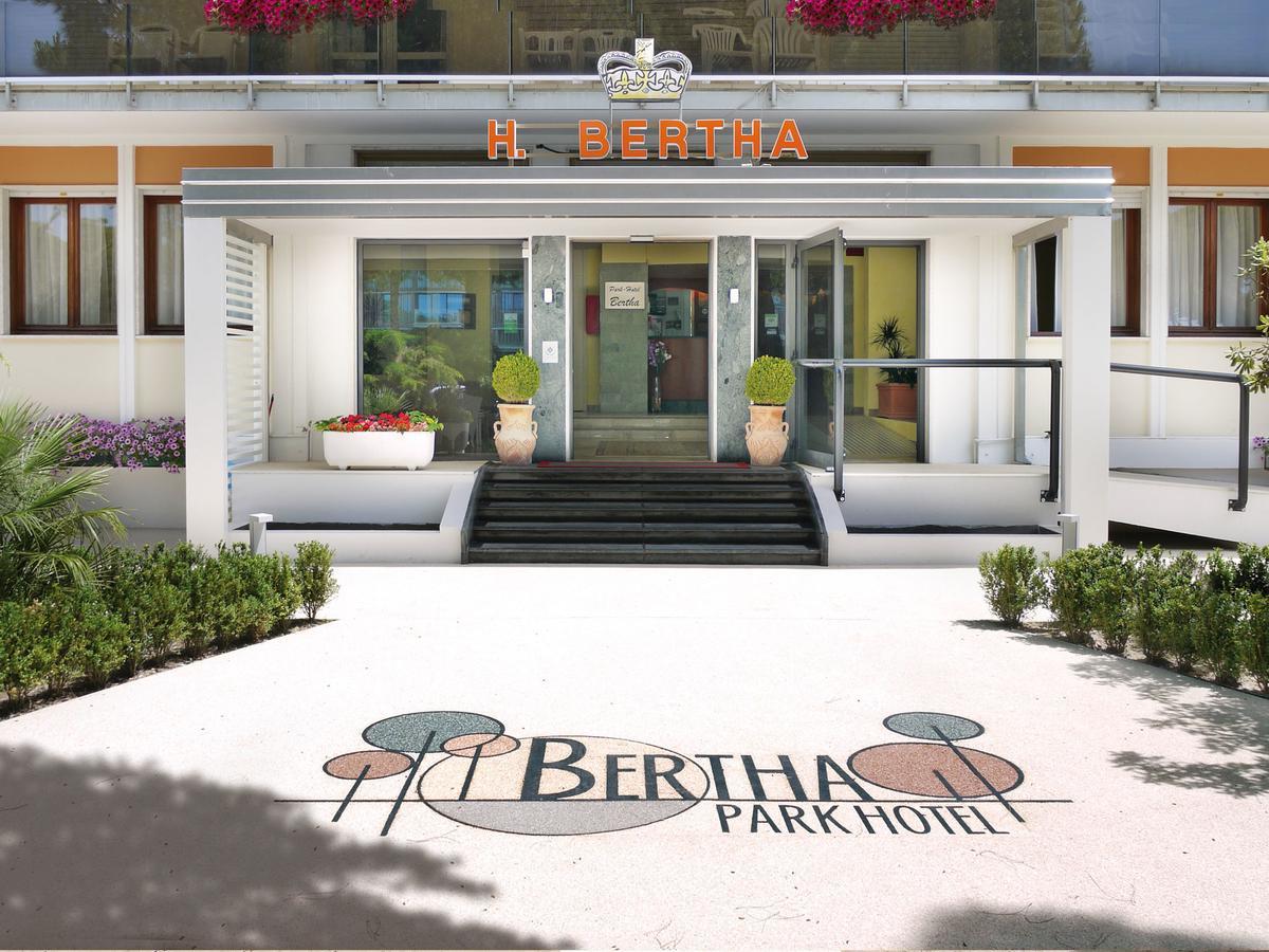 Hotel Bertha Fronte Mare Lido di Jesolo Bagian luar foto